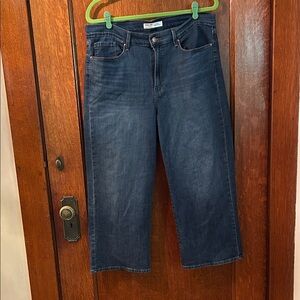 Levi's Mid Rise Wide Leg Crop Women's Jeans